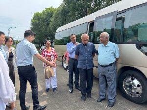 斯中社會文化合作協會一行到江西制藥 考察調研